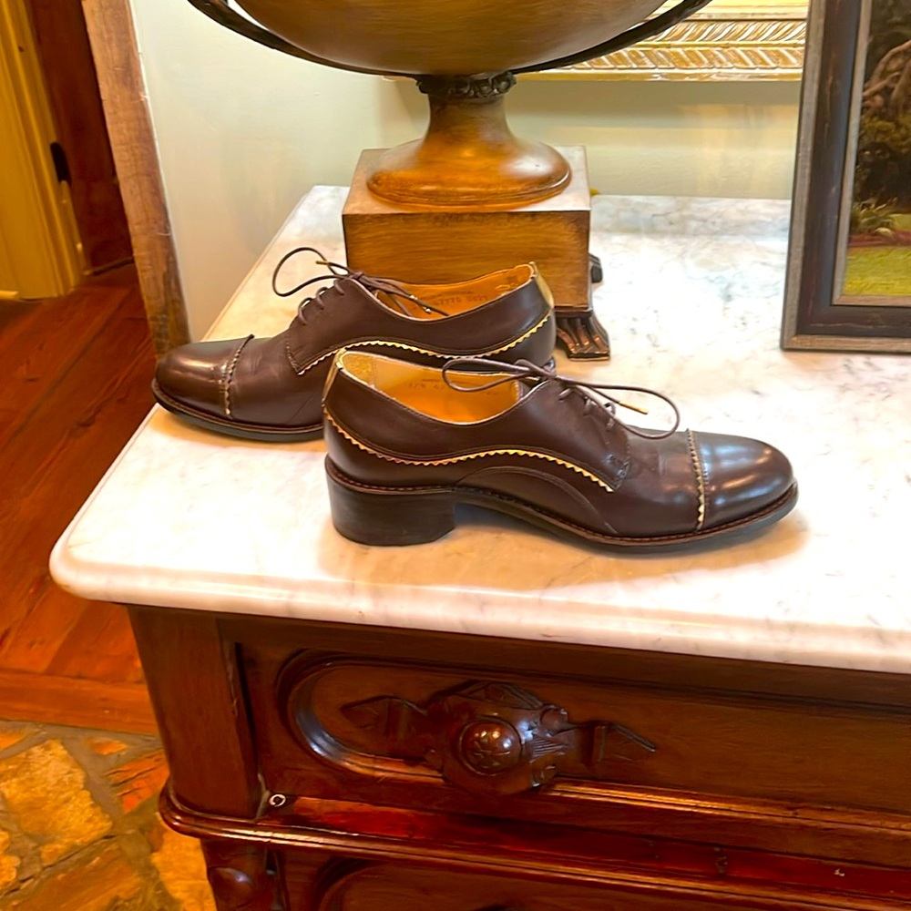 Office of Angela Scott Ms Neale Gently worn  EU 37.5